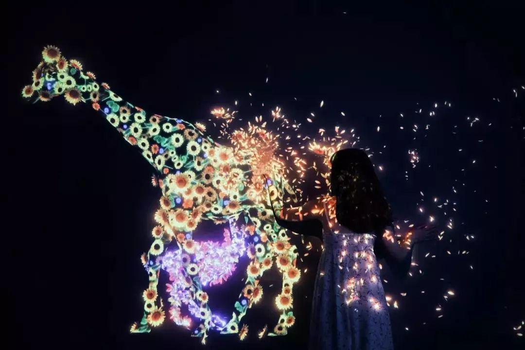 一边喂奶一边做着爱A